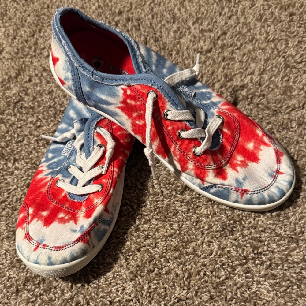 Bobs Memory Foam by Skechers in toe-dye red, white & blue (8) - EUC!